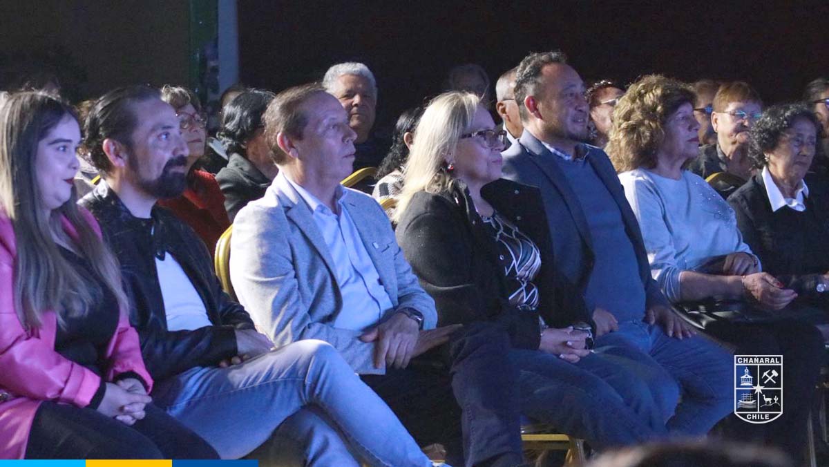 Autoridades presentes en el evento disfrutaron de la puesta en escena de diversos artistas