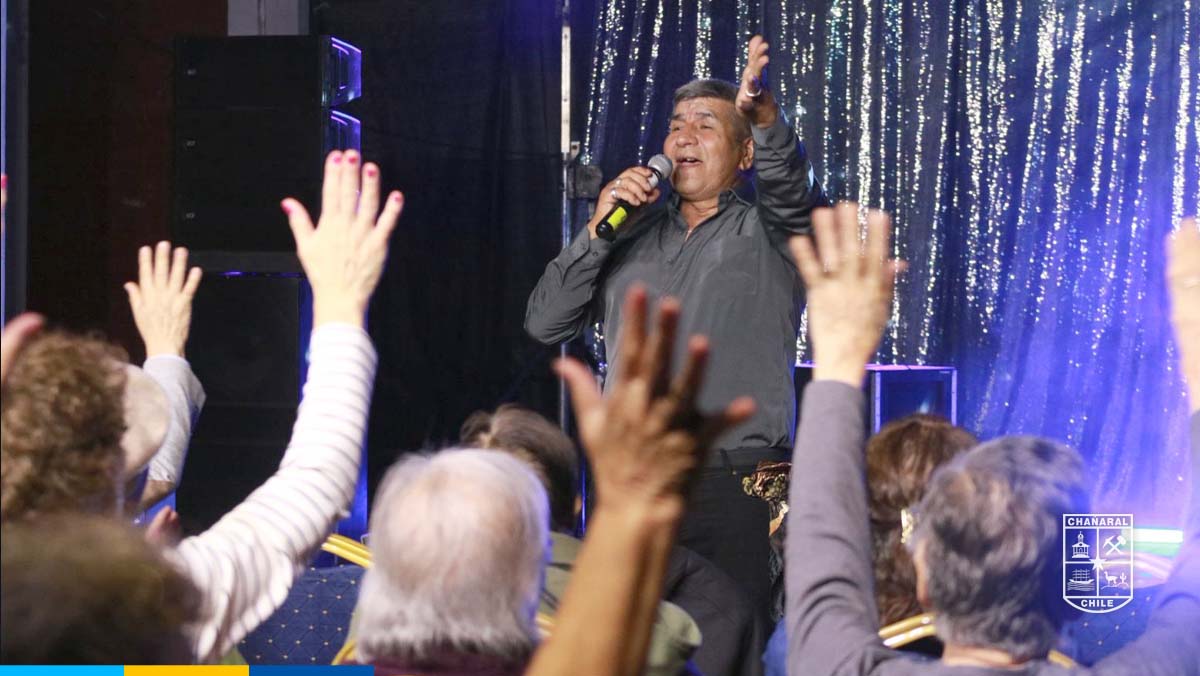 El doble de Leonardo Fabio trajo la nostalgia y el canto entre todos los presentes