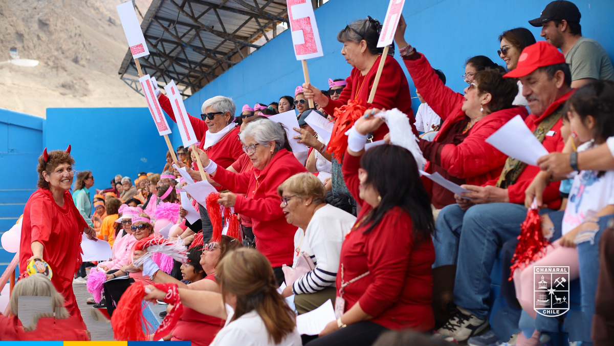 Las cuatro candidatas, acompañadas de sus entusiastas barras, demostraron todo su talento, alegría y energía