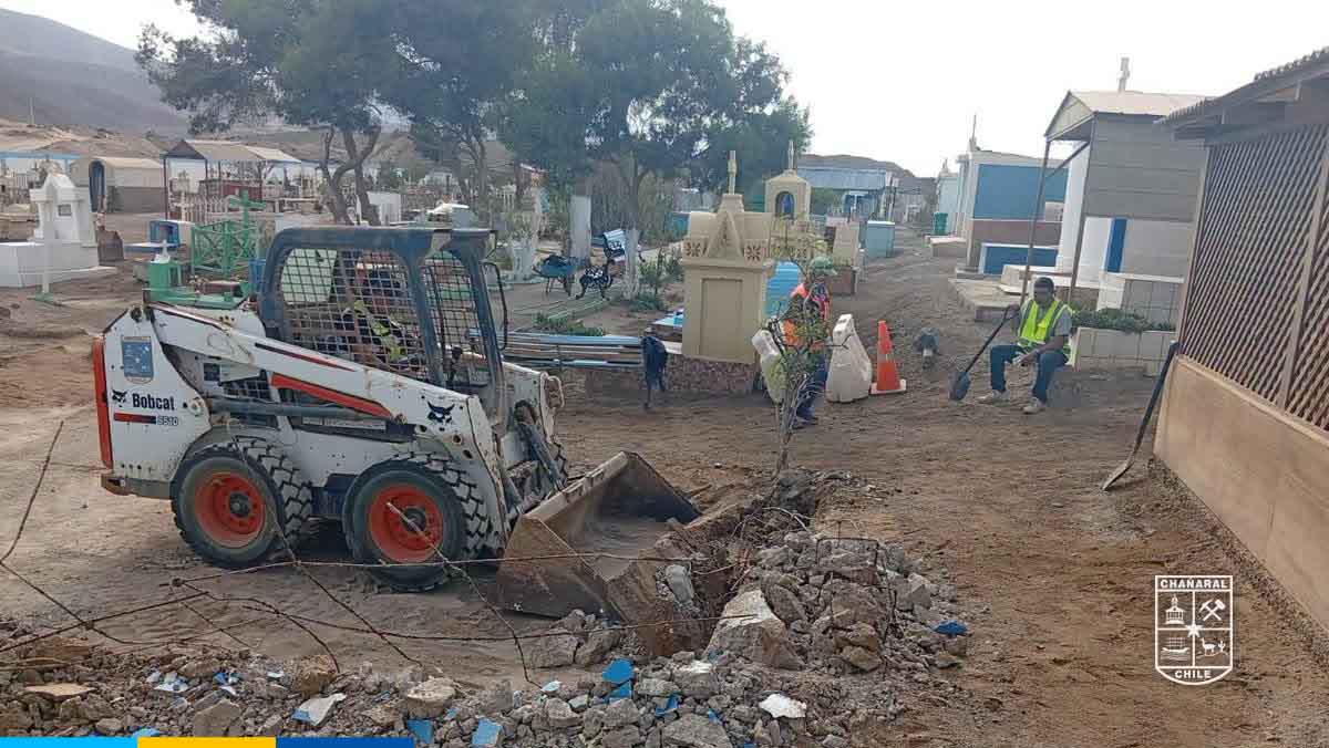 También se realizaron trabajos de limpieza en el Cementerio de El Salado...